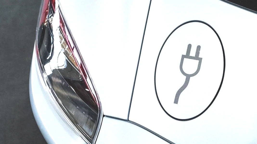 yeni-otv-yasasi-meclisten-gecti-emre-ozpeynirci-acikladi-elektrikli-otomobillere-otv-zammi-gelecek-mi-1.jpg